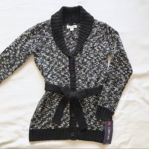 Cardigan with functional buttons